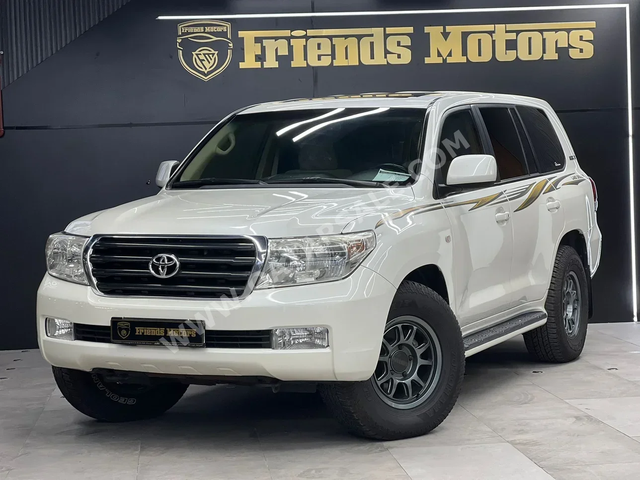 تويوتا  لاند كروزر  جي اكس  2011  اوتوماتيك  407,000 كم  6 سلندر  دفع رباعي  اس يو في  أبيض