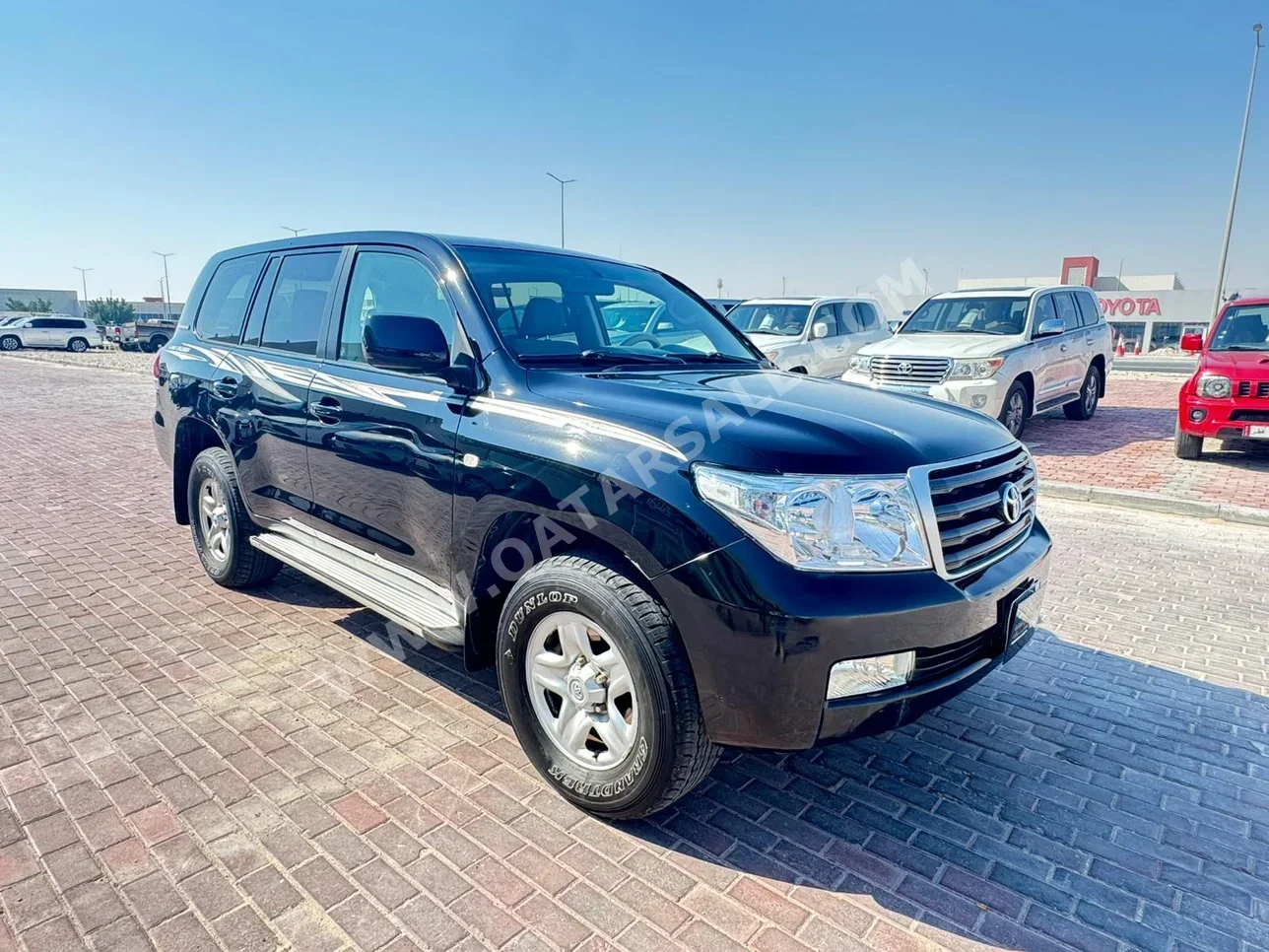 تويوتا  لاند كروزر  جي لمتيد  2011  اوتوماتيك  317,000 كم  6 سلندر  دفع رباعي  اس يو في  أسود