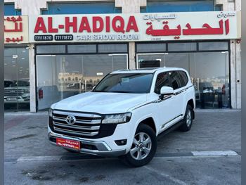 Toyota  Land Cruiser  GXR  2025  Automatic  6,000 Km  6 Cylinder  Four Wheel Drive (4WD)  SUV  White  With Warranty