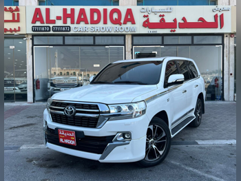 Toyota  Land Cruiser  GXR  2018  Automatic  111,000 Km  8 Cylinder  Four Wheel Drive (4WD)  SUV  White