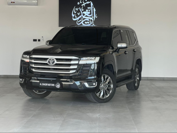 Toyota  Land Cruiser  VXR  2022  Automatic  62,000 Km  8 Cylinder  Four Wheel Drive (4WD)  SUV  Black