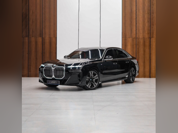 بي ام دبليو  الفئة - السابعة  760 اي  2025  اوتوماتيك  365 كم  8 سلندر  دفع كلي مستمر  سيدان  أسود  تحت الضمان