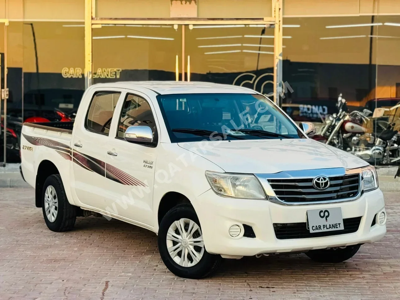 تويوتا  هاي لوكس  2012  اوتوماتيك  256,000 كم  4 سلندر  دفع رباعي  بيكب  أبيض