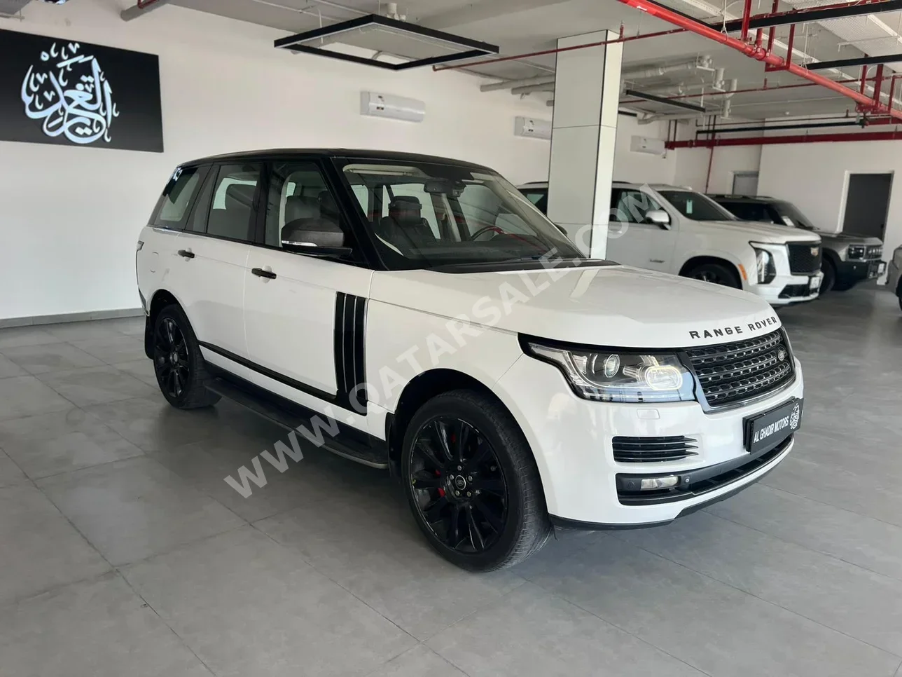 Land Rover  Range Rover  Sport Super charged  2014  Automatic  264,000 Km  8 Cylinder  Four Wheel Drive (4WD)  SUV  White