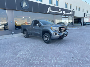 جي ام سي  سييرا  اي تي 4  2021  اوتوماتيك  102,000 كم  8 سلندر  دفع رباعي  بيكب  رمادي