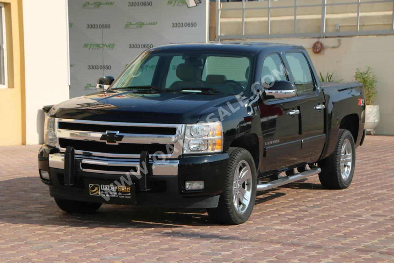 شفروليه سلفرادو ال تي 2011 اوتوماتيك 101,000 كم 8 سلندر دفع رباعي بيكب أسود