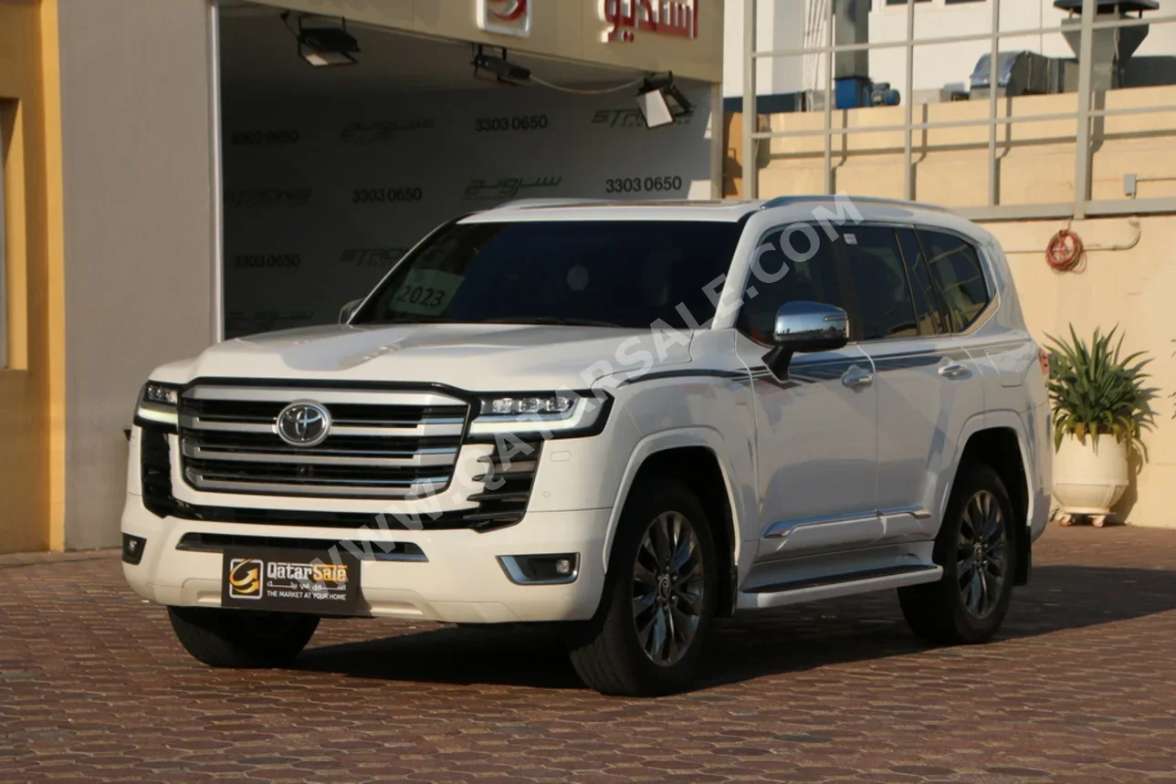 تويوتا  لاند كروزر  في اكس توين توربو  2023  اوتوماتيك  81,000 كم  6 سلندر  دفع رباعي  اس يو في  أبيض  تحت الضمان
