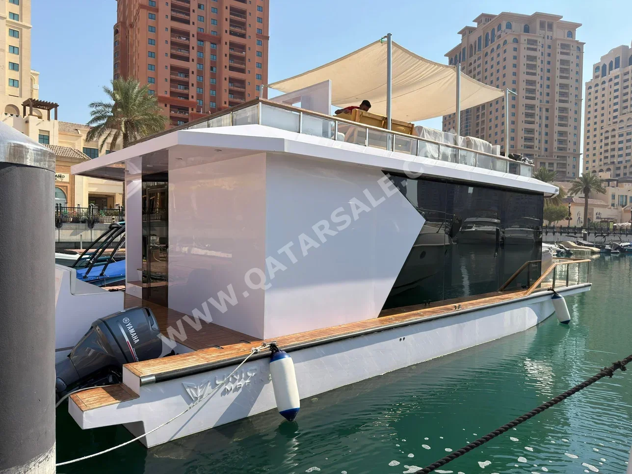 يونيك مارين هاوس بوت الإمارات 2023 أبيض 12 قدم