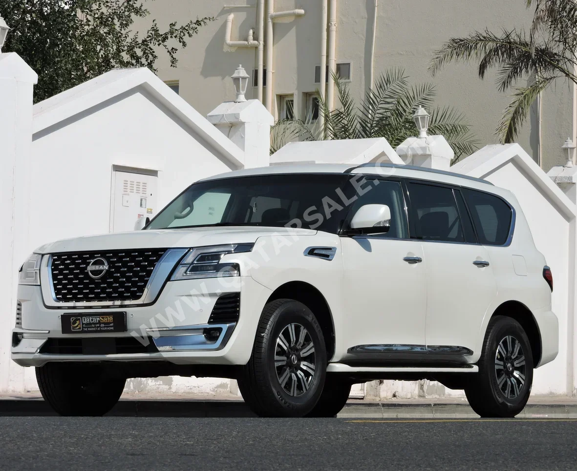 نيسان  باترول  2016  اوتوماتيك  185,000 كم  8 سلندر  دفع رباعي  اس يو في  أبيض