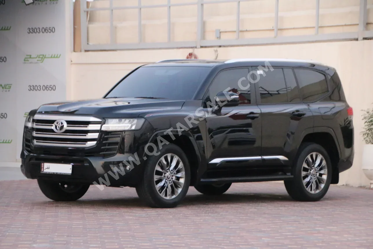 تويوتا  لاند كروزر  جي اكس ار توين توربو  2024  اوتوماتيك  39,000 كم  6 سلندر  دفع رباعي  اس يو في  أسود  تحت الضمان