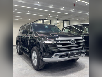 Toyota  Land Cruiser  GXR Twin Turbo  2025  Automatic  10,000 Km  6 Cylinder  Four Wheel Drive (4WD)  SUV  Black  With Warranty