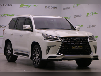 Lexus  LX  570  2018  Automatic  77,000 Km  8 Cylinder  Four Wheel Drive (4WD)  SUV  White