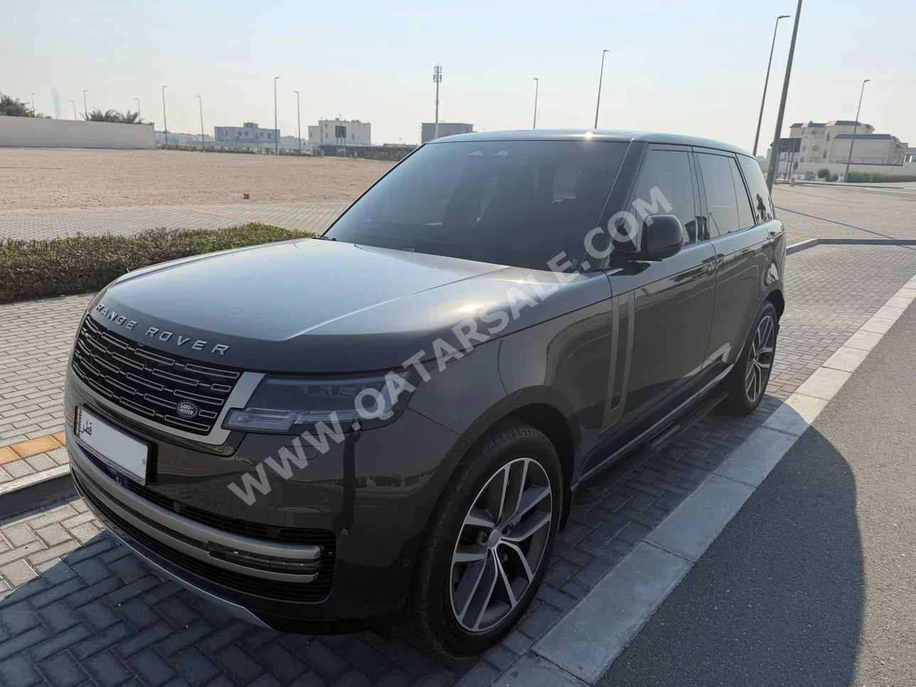 لاند روفر  رنج روفر  فوج اس اي  2025  اوتوماتيك  500 كم  6 سلندر  دفع رباعي  اس يو في  رمادي  تحت الضمان