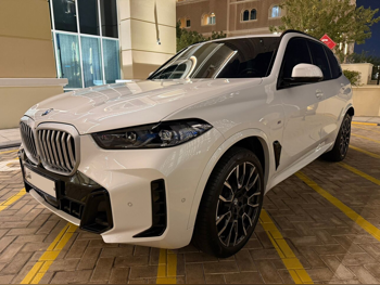 بي ام دبليو  الفئة - اكس  اكس 5  2024  اوتوماتيك  25,000 كم  6 سلندر  دفع رباعي  اس يو في  أبيض  تحت الضمان