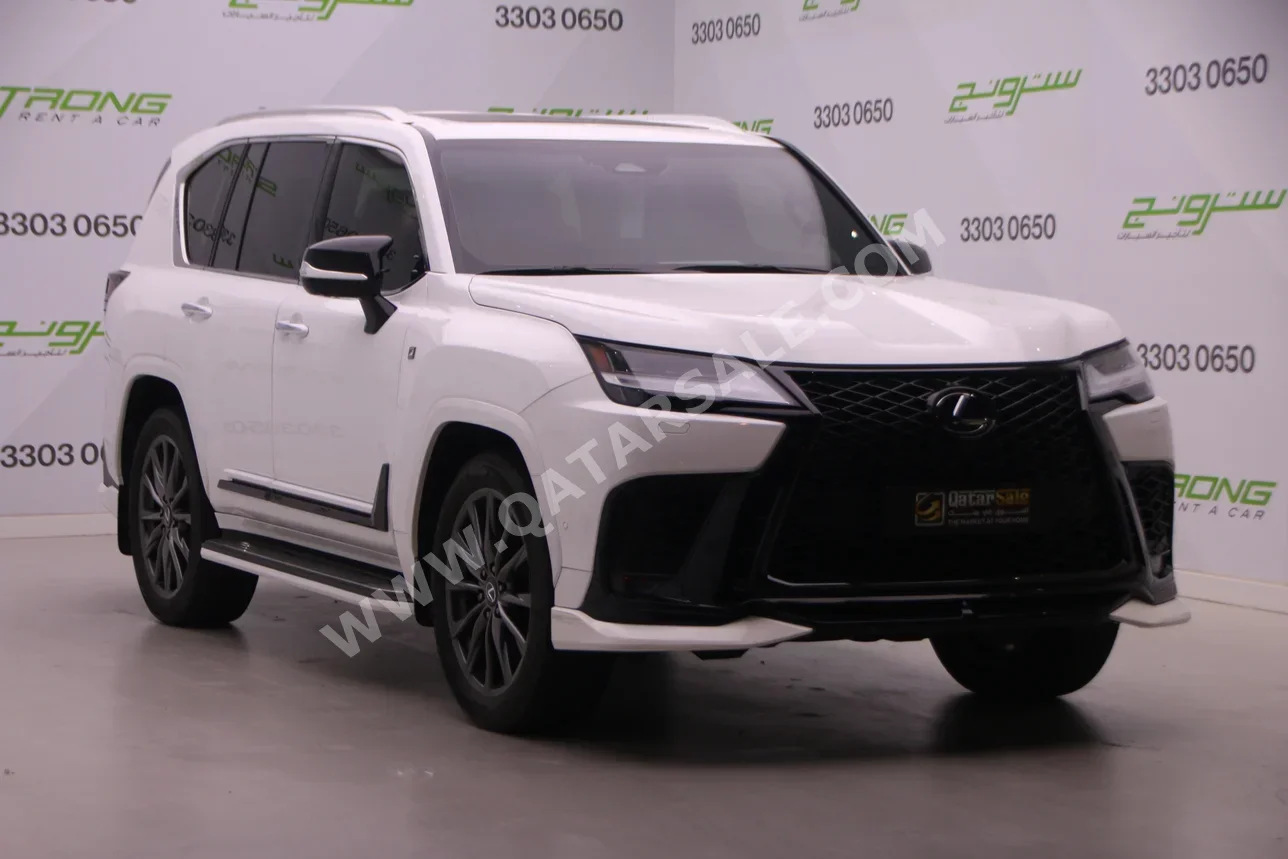 لكزس  ال اكس  700 اتش  2025  اوتوماتيك  40,000 كم  6 سلندر  دفع رباعي  اس يو في  أبيض  تحت الضمان