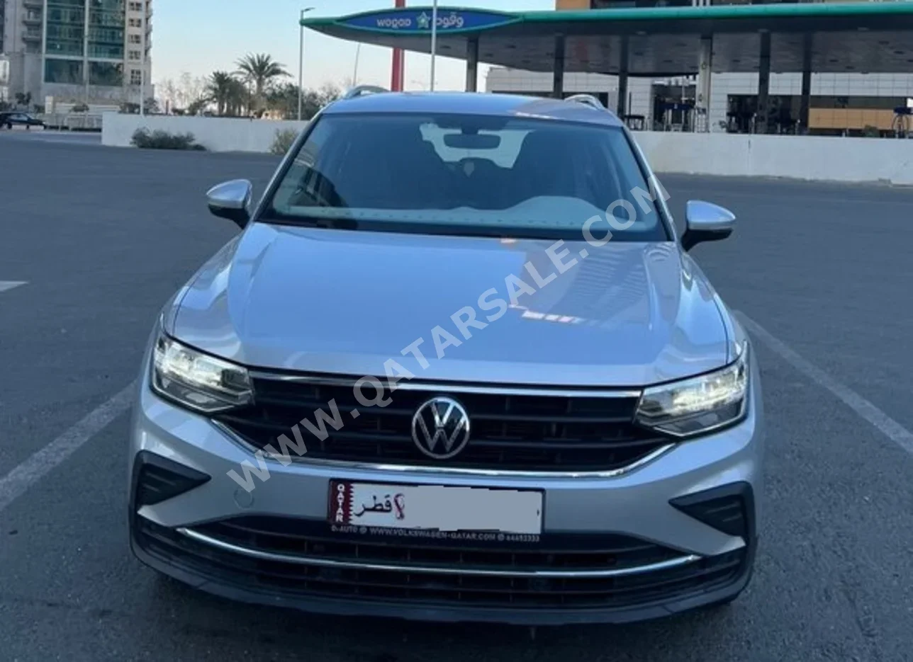 فوكس واغن  تيغوان  1.4 تي اس اي  2022  اوتوماتيك  44,000 كم  4 سلندر  سحب امامي  اس يو في  فضي