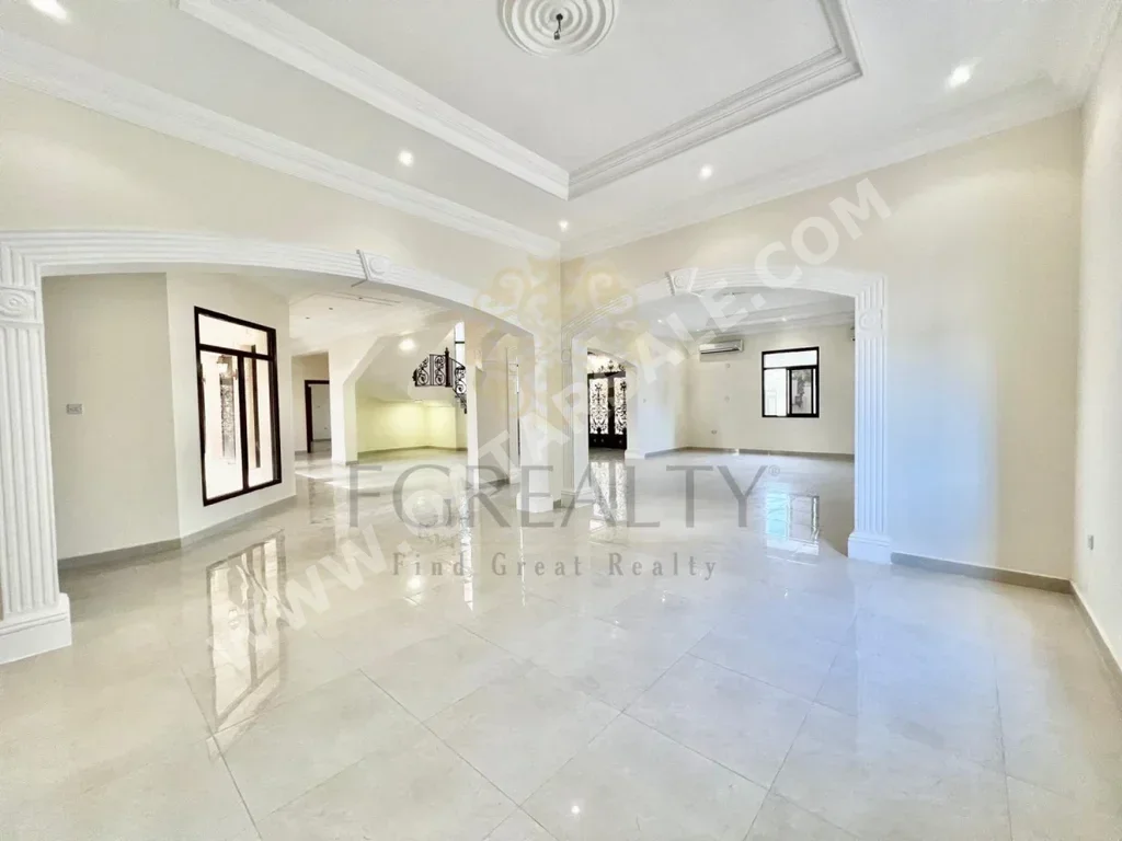 سكن عائلي  - نصف مفروشة  - الدوحة  - لقطيفية  - 5 غرف نوم