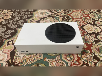 Video Games Consoles - Microsoft  - Xbox Series S  - 825 GB  -Included Controllers: 2