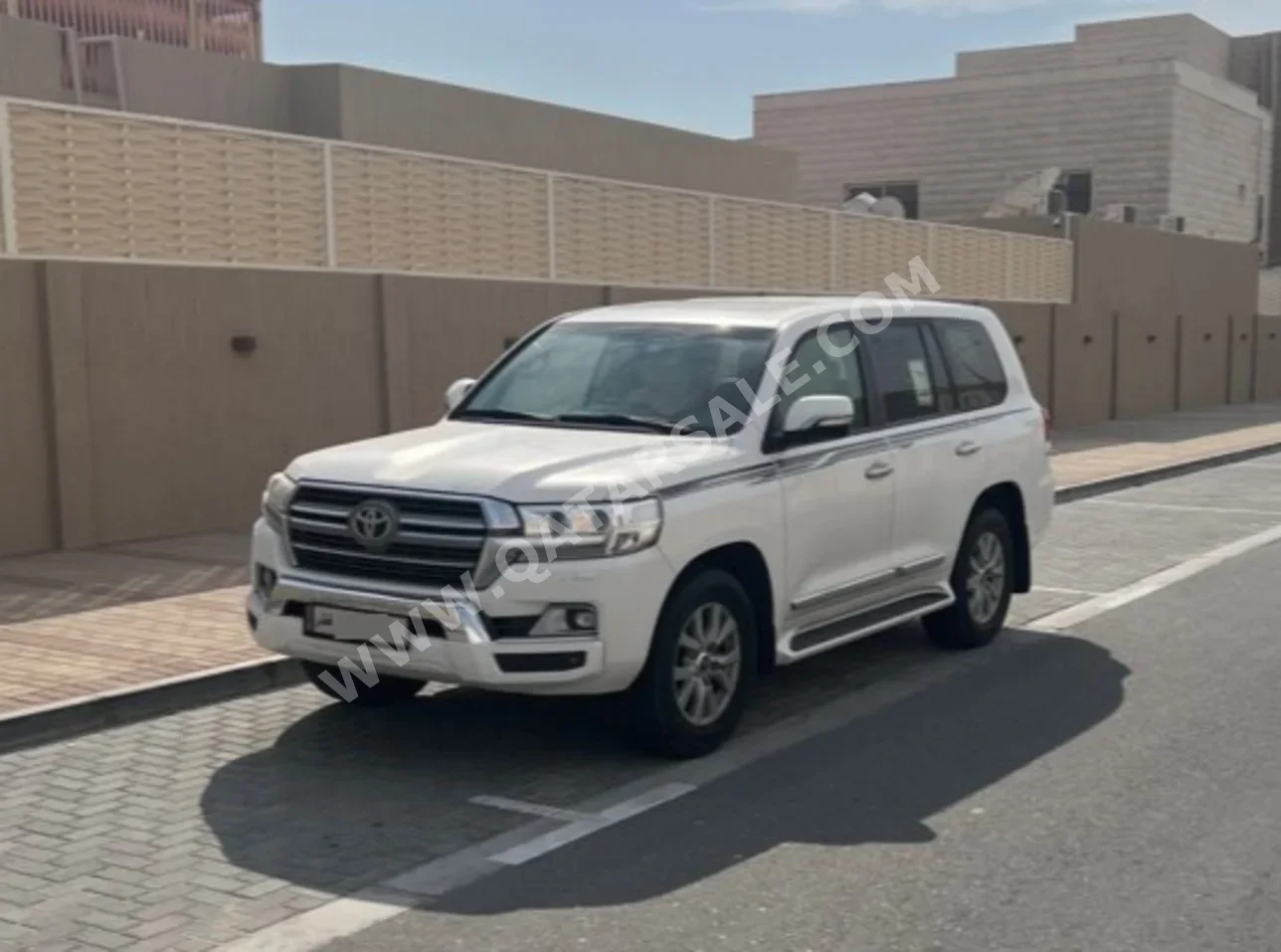 Toyota Land Cruiser GXR 2020 Automatic 298,500 Km 8 Cylinder Four Wheel Drive (4WD) Sedan White