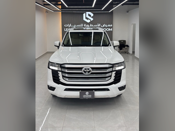 تويوتا  لاند كروزر  جي اكس ار توين توربو  2022  اوتوماتيك  95,000 كم  6 سلندر  دفع رباعي  اس يو في  أبيض