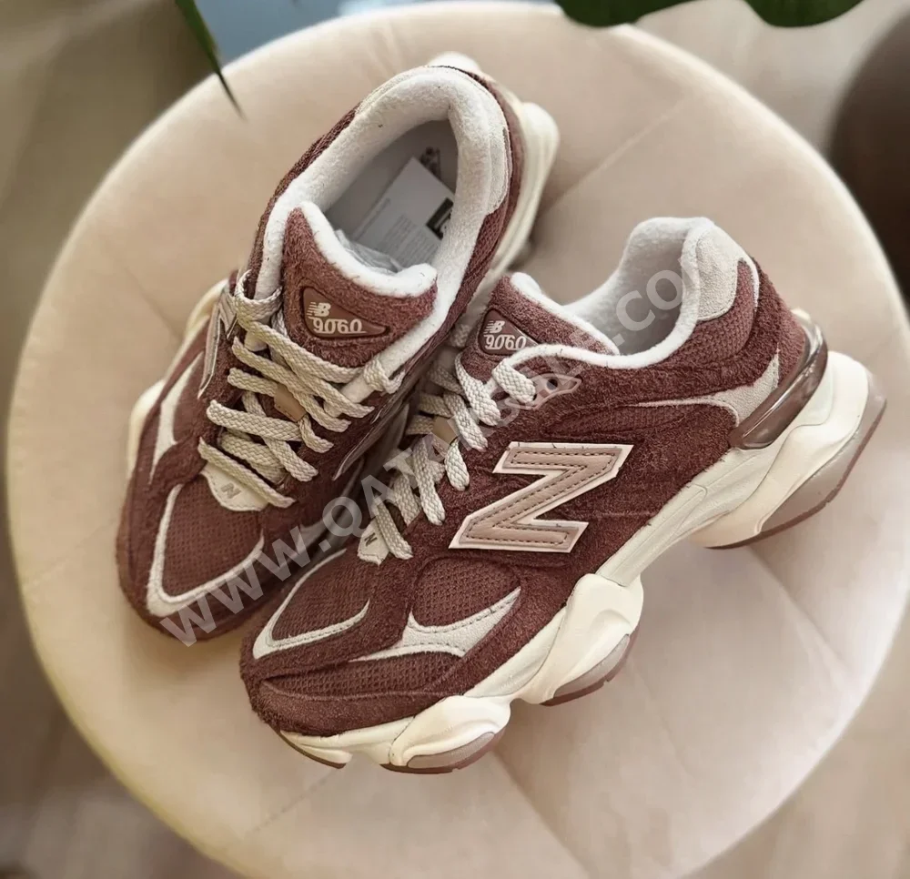 أحذية جلد اصلي  بنى مقاس 37  نسائي