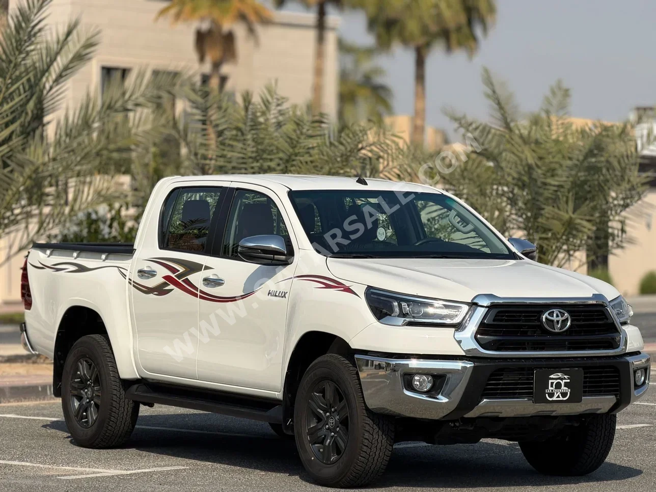 تويوتا  هاي لوكس  4 سلندر  إس يو في 4 في 4  أبيض  2026