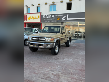Toyota  Land Cruiser  LX  2018  Manual  240,000 Km  6 Cylinder  Four Wheel Drive (4WD)  Pick Up  Beige
