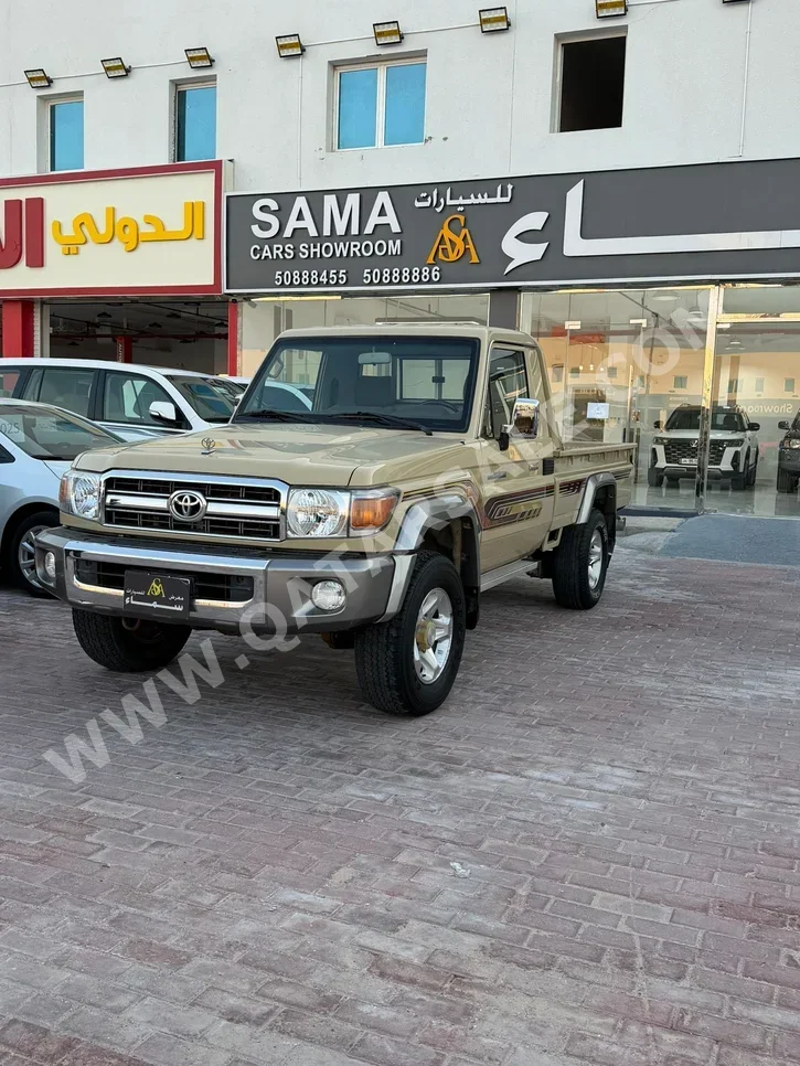 تويوتا لاند كروزر ال اكس 2018 عادي 240,000 كم 6 سلندر دفع رباعي بيكب بيج