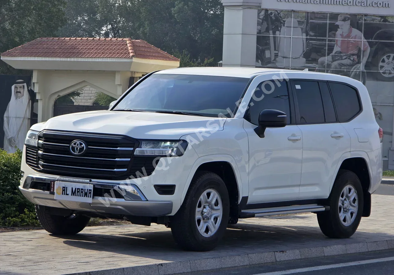 تويوتا  لاند كروزر  جي اكس  2024  اوتوماتيك  52,000 كم  6 سلندر  دفع رباعي  اس يو في  أبيض  تحت الضمان