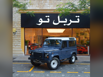 لاند روفر  ديفيندر  2013  عادي  164,450 كم  6 سلندر  دفع رباعي  اس يو في  ازرق