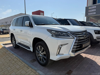 Lexus  LX  570  2017  Automatic  182,000 Km  8 Cylinder  Four Wheel Drive (4WD)  SUV  White