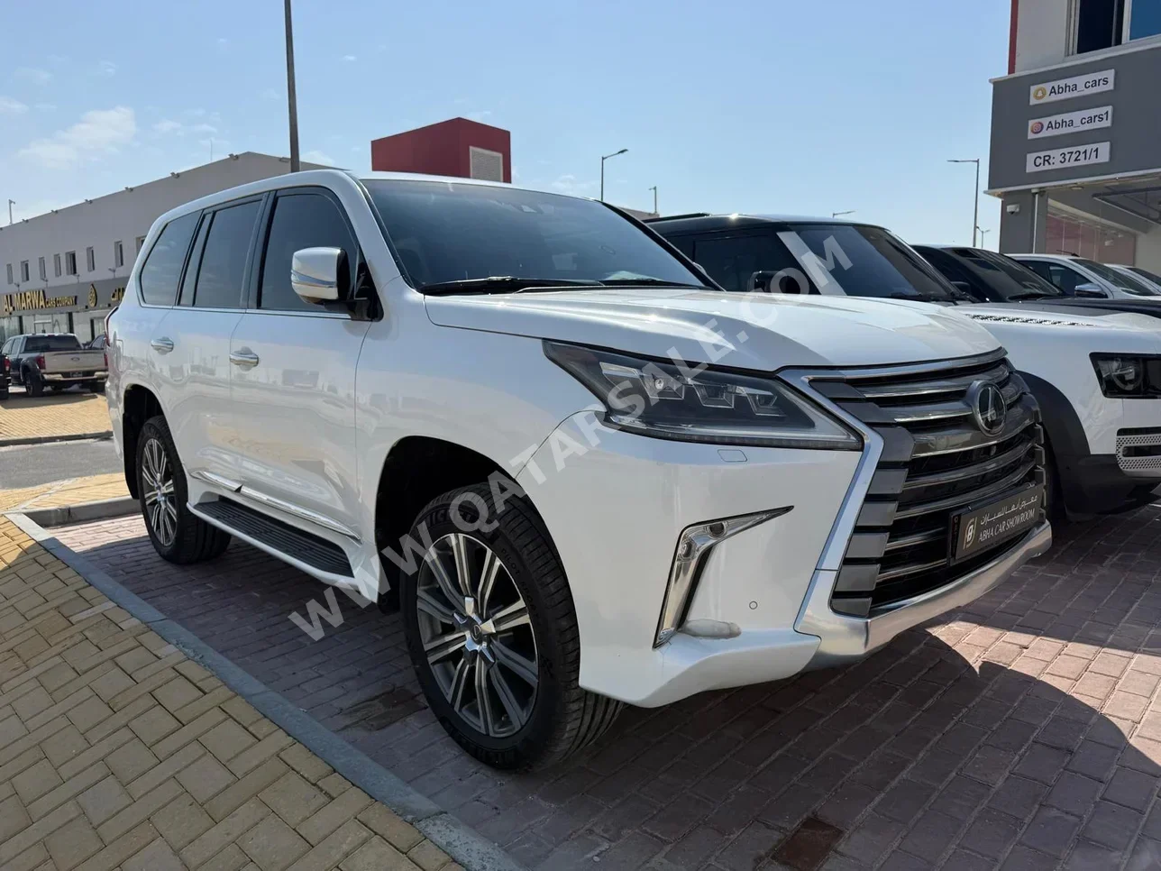 Lexus  LX  570  2017  Automatic  182,000 Km  8 Cylinder  Four Wheel Drive (4WD)  SUV  White