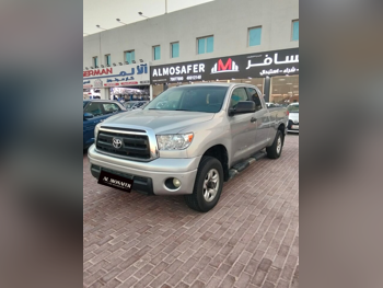 تويوتا  تندرا  2012  اوتوماتيك  280,000 كم  8 سلندر  دفع رباعي  بيكب  فضي