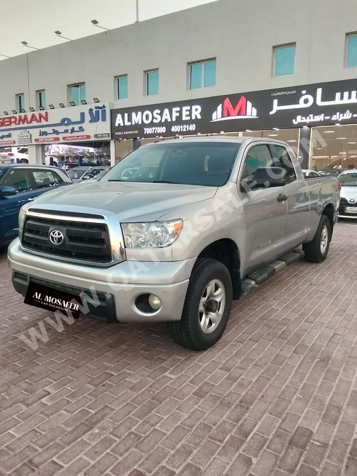 تويوتا تندرا 2012 اوتوماتيك 280,000 كم 8 سلندر دفع رباعي بيكب فضي