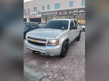 شفروليه  افلانش  2011  اوتوماتيك  260,000 كم  8 سلندر  دفع رباعي  بيكب  فضي