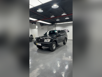 Toyota  Land Cruiser  G  2000  Manual  373,000 Km  6 Cylinder  Four Wheel Drive (4WD)  SUV  Black