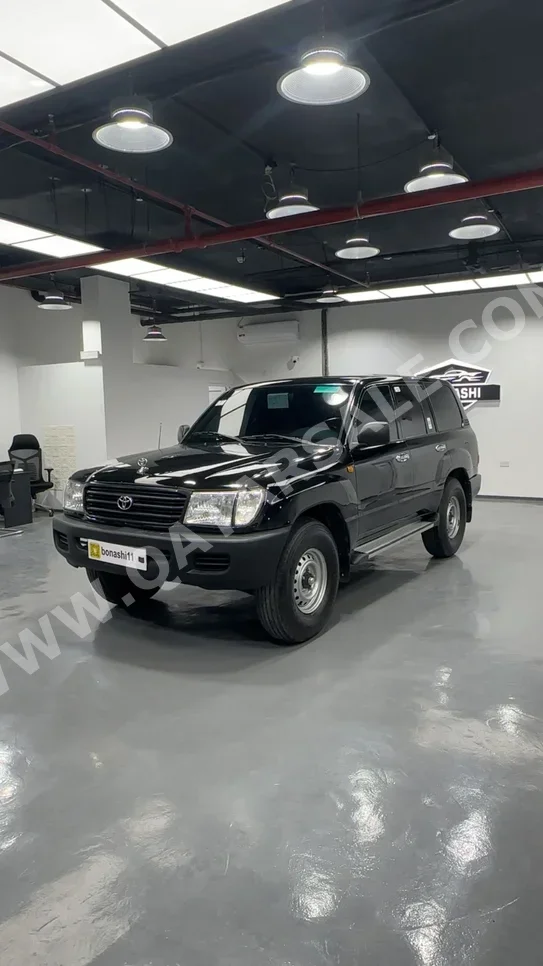 تويوتا  لاند كروزر  جي  2000  عادي  373,000 كم  6 سلندر  دفع رباعي  اس يو في  أسود