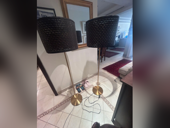 الإضاءة - ايكيا  - مصابيح الطاولة والأرضية  - ذهبي