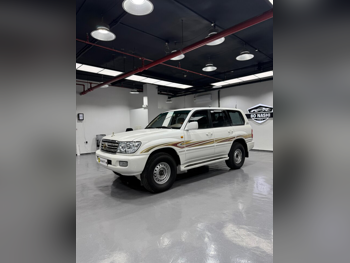 Toyota  Land Cruiser  GXR  2006  Automatic  420,000 Km  6 Cylinder  Four Wheel Drive (4WD)  SUV  White