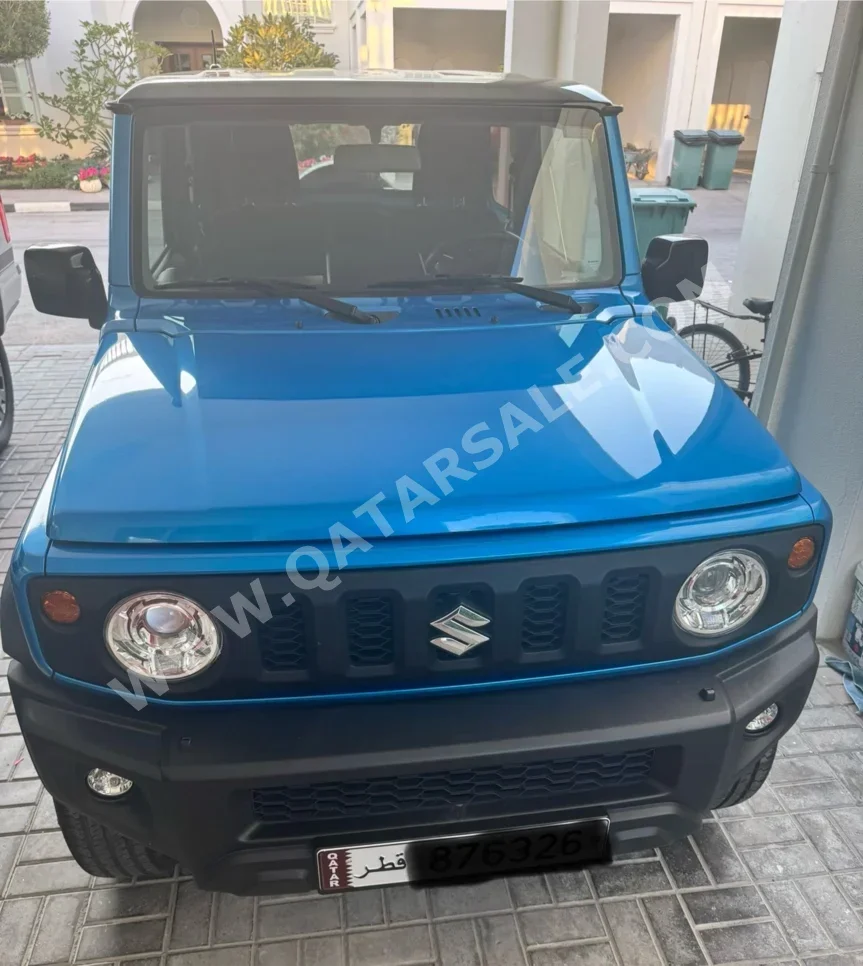 سوزوكي  جمني  جي ال اكس  2022  اوتوماتيك  41,000 كم  4 سلندر  دفع رباعي  اس يو في  أسود و أزرق
