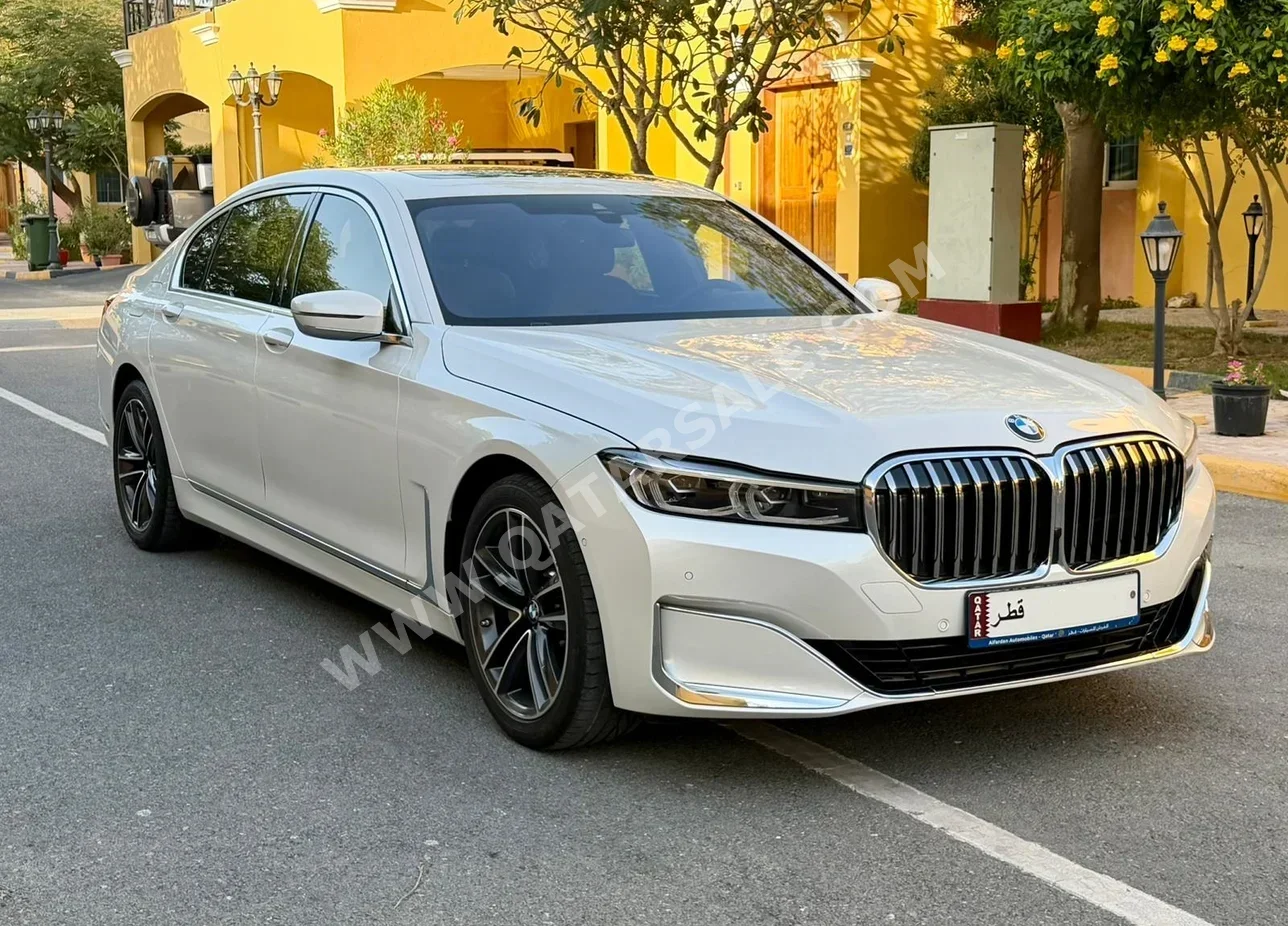 بي ام دبليو الفئة - السابعة 735 Li 2020 اوتوماتيك 64,000 كم 4 سلندر دفع خلفي سيدان أبيض