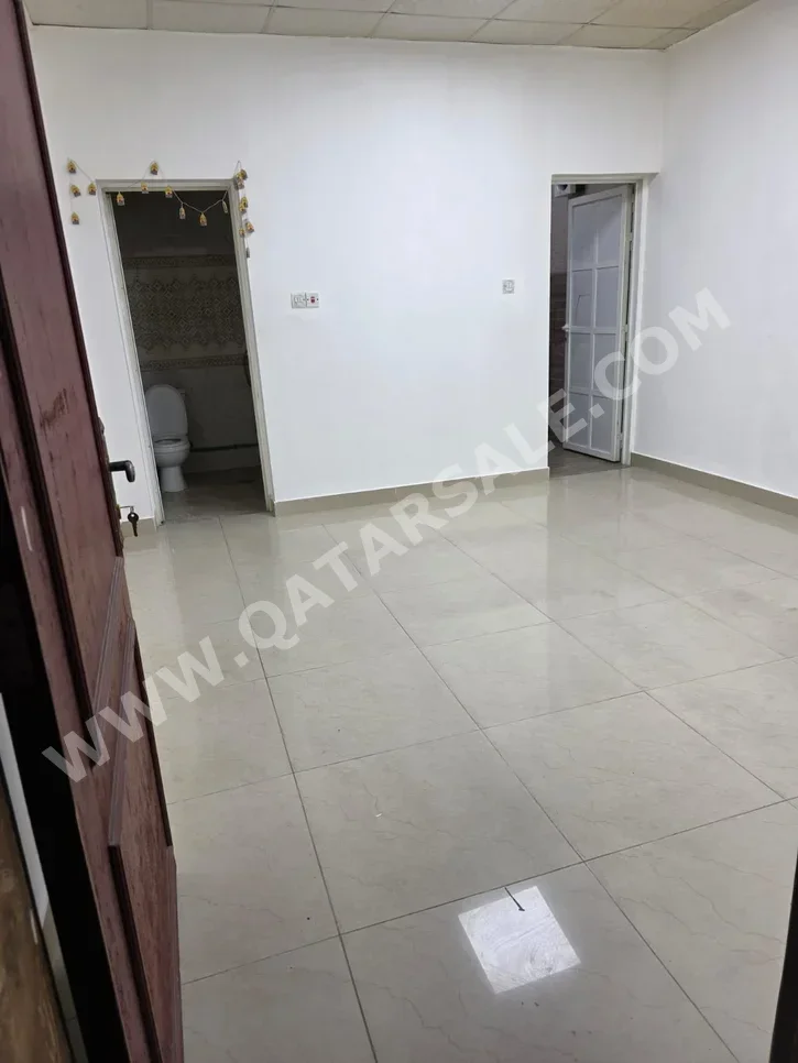 1 غرف نوم شقة استوديو للايجار في الدوحة - المطار القديم نصف مفروشة