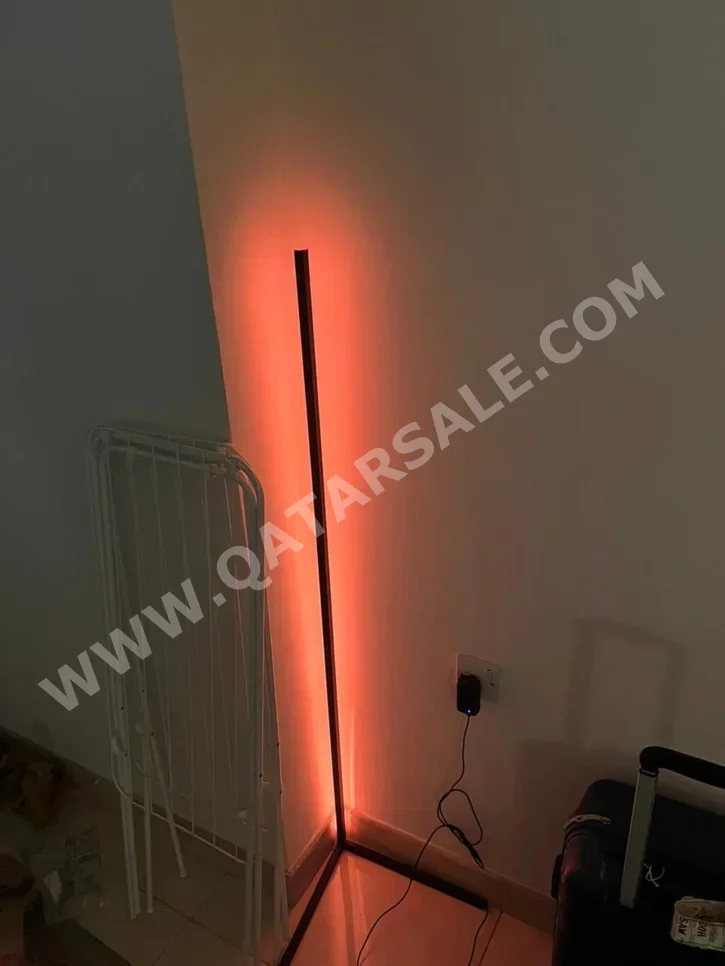 الإضاءة - اضاءة  ال اي دي  - أسود