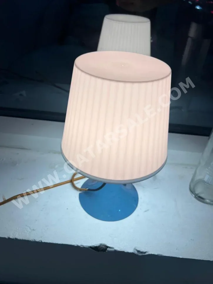 الإضاءة - مصابيح الطاولة والأرضية  - أبيض