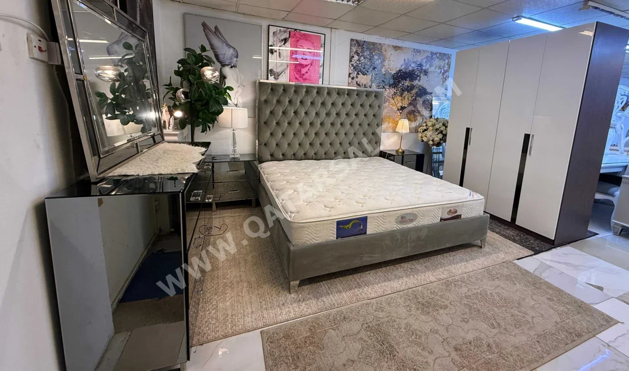 Bedroom Sets - Home Center - 6 Pieces Set - Gray