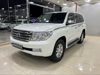 Toyota  Land Cruiser  GXR  2011  Automatic  391,000 Km  8 Cylinder  Four Wheel Drive (4WD)  SUV  White