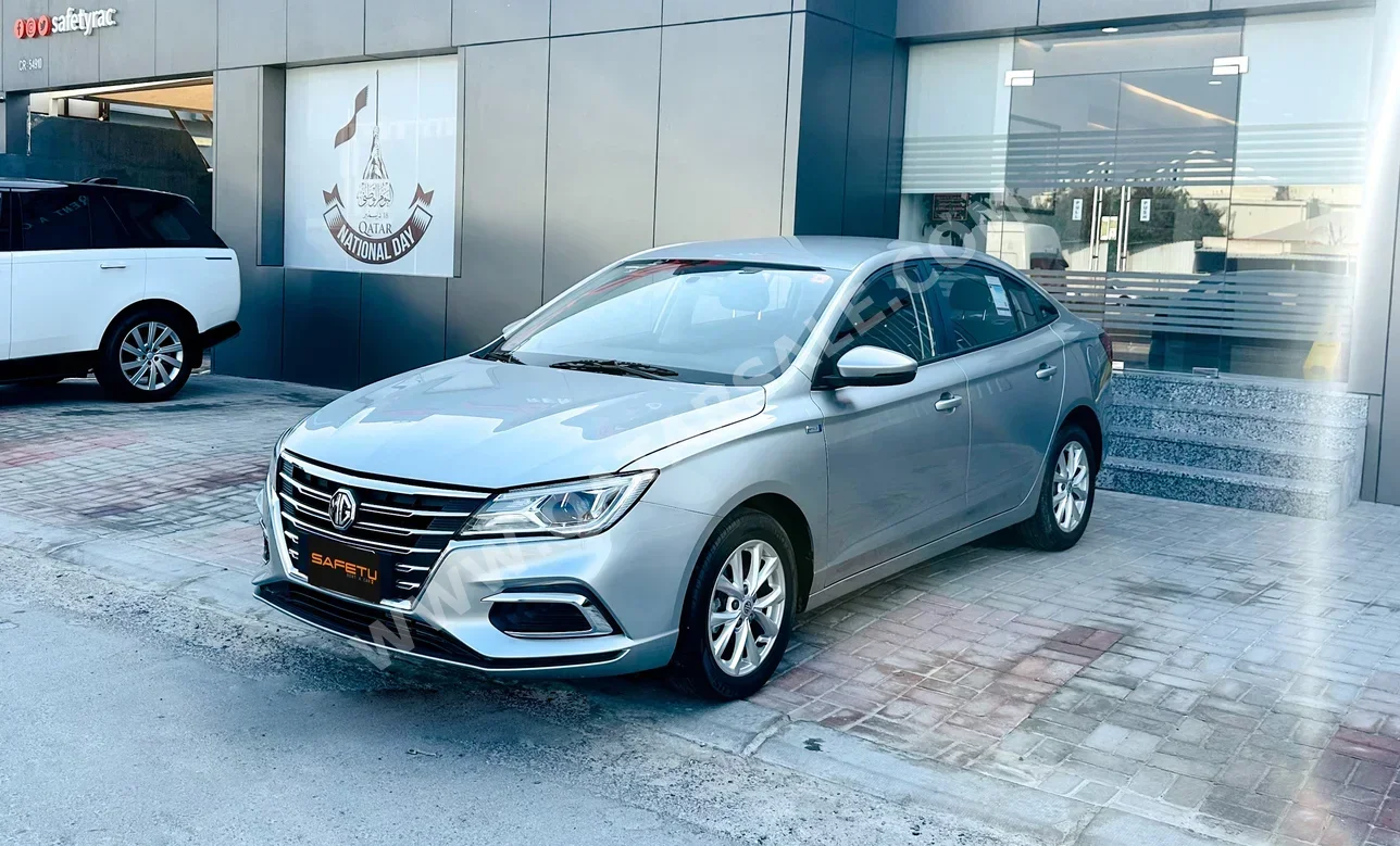 ام جي  5  2024  اوتوماتيك  35,000 كم  4 سلندر  سحب امامي  سيدان  فضي  تحت الضمان