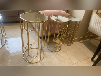 الطاولات والخزائن الجانبية طقم من 3 قطع  - زجاج