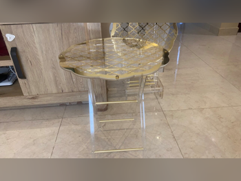 الطاولات والخزائن الجانبية - متعدد الألوان