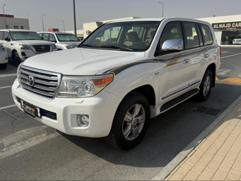 تويوتا  لاند كروزر  في اكس ار  2015  اوتوماتيك  330,000 كم  8 سلندر  دفع رباعي  اس يو في  أبيض